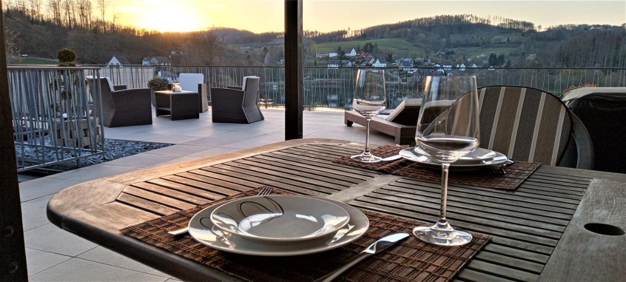 Seeblick-Ferienwohnung Im "Ferienhaus Agger-Blick" Mit Traumhafter Sonnen-Terrasse, Sauna, E-Kamin & Kajak غومرسباخ المظهر الخارجي الصورة